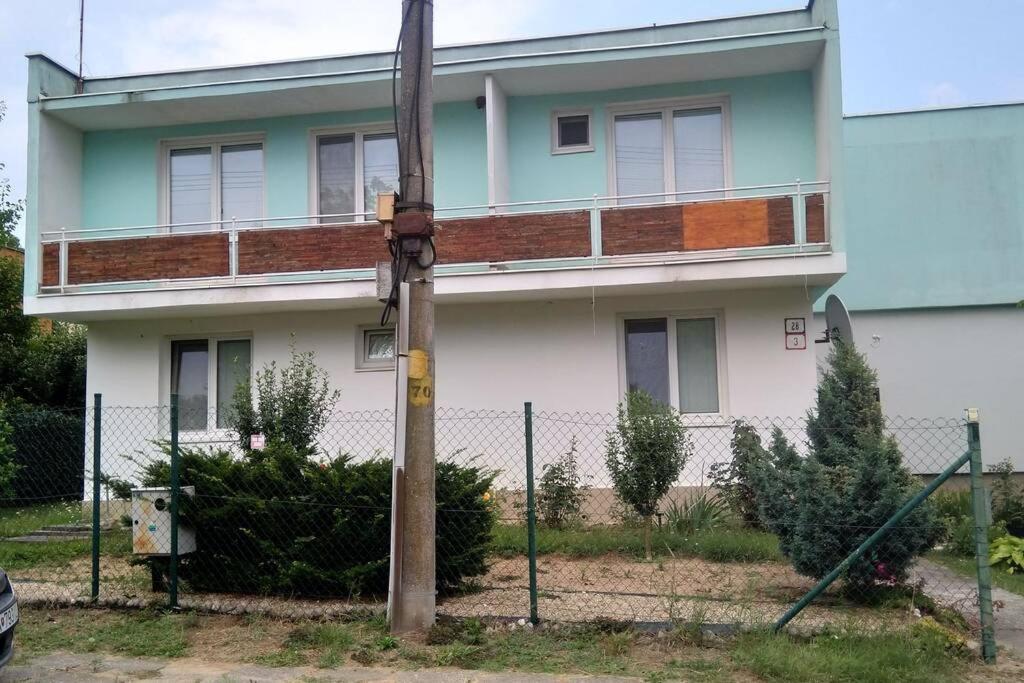 Hannah - Relax Dom Pod Orechom Apartman2 Travnica Bagian luar foto