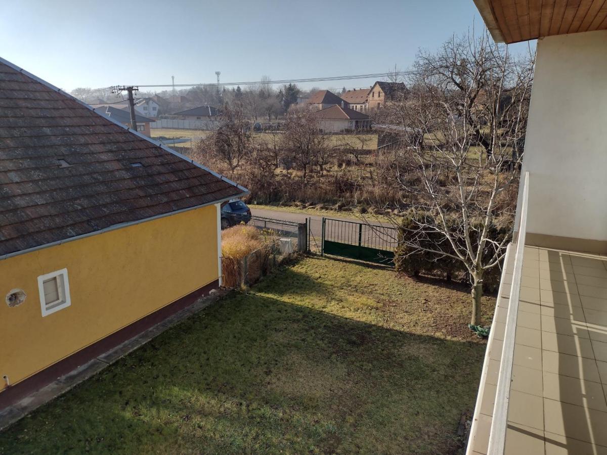 Hannah - Relax Dom Pod Orechom Apartman2 Travnica Bagian luar foto