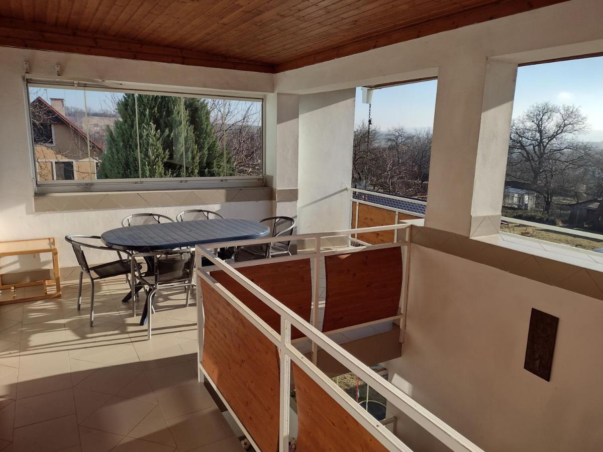 Hannah - Relax Dom Pod Orechom Apartman2 Travnica Bagian luar foto